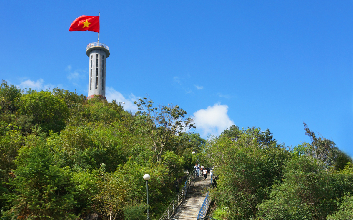 Hình ảnh lá cờ Quốc Kỳ Việt Nam đẹp – Ý nghĩa của lá cờ đỏ sao vàng - [Kích thước hình ảnh: 1200x750 px]