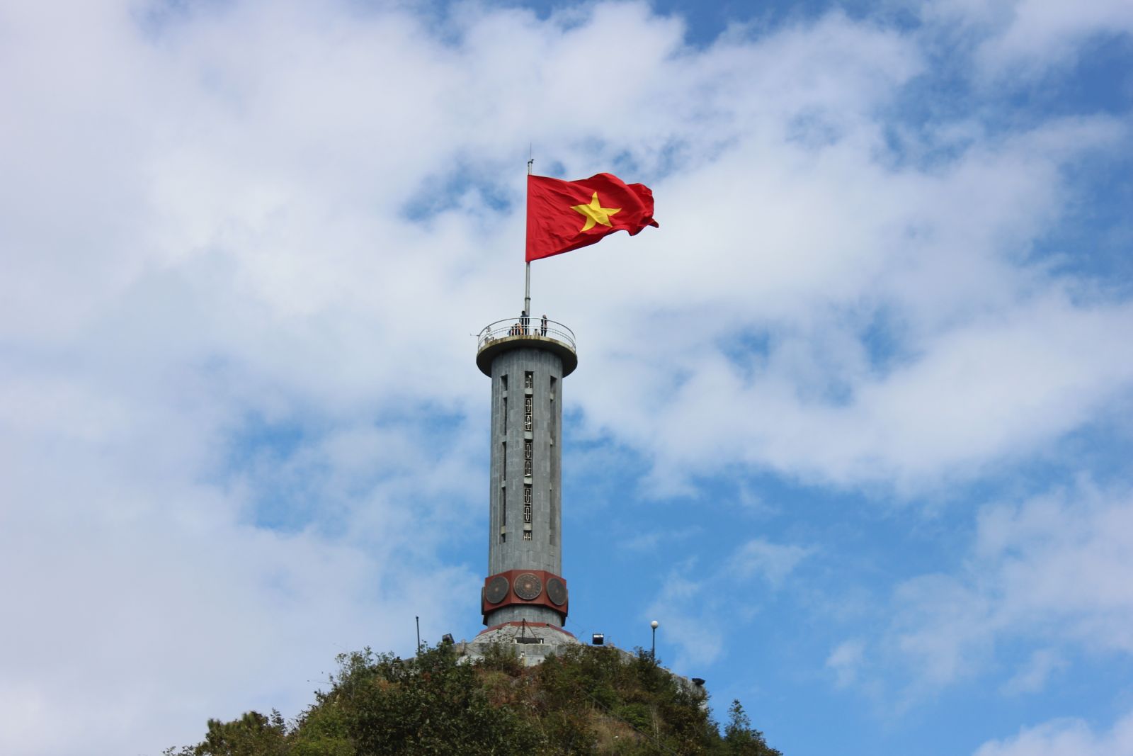 Hình ảnh lá cờ Quốc Kỳ Việt Nam đẹp – Ý nghĩa của lá cờ đỏ sao vàng - [Kích thước hình ảnh: 1600x1067 px]