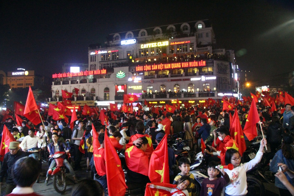Hình ảnh lá cờ Quốc Kỳ Việt Nam đẹp – Ý nghĩa của lá cờ đỏ sao vàng - [Kích thước hình ảnh: 1024x683 px]