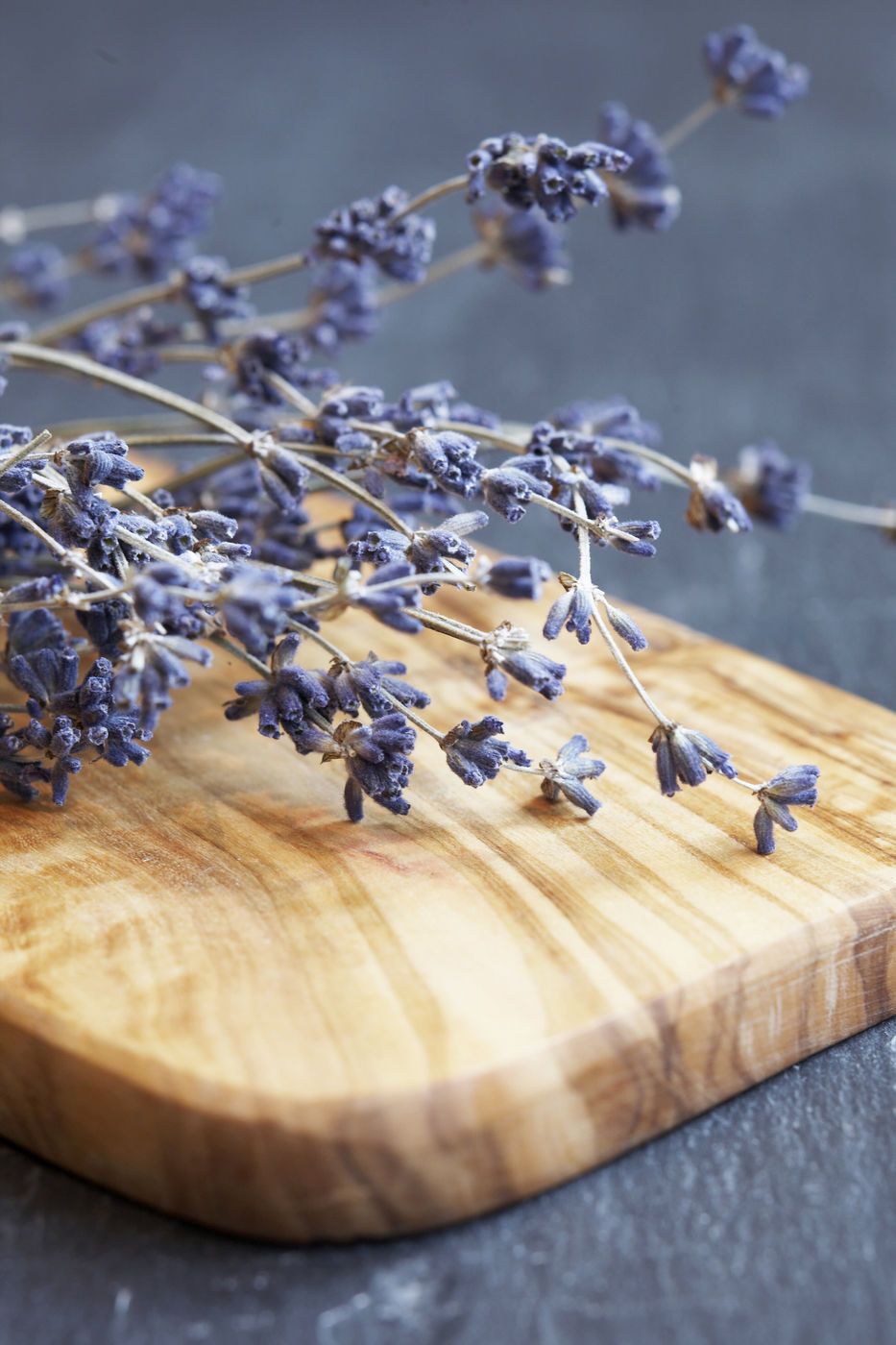 Tổng hợp hình ảnh hoa lavender khô đẹp nhất – Loài hoa may mắn, hạnh phúc - [Kích thước hình ảnh: 933x1400 px]