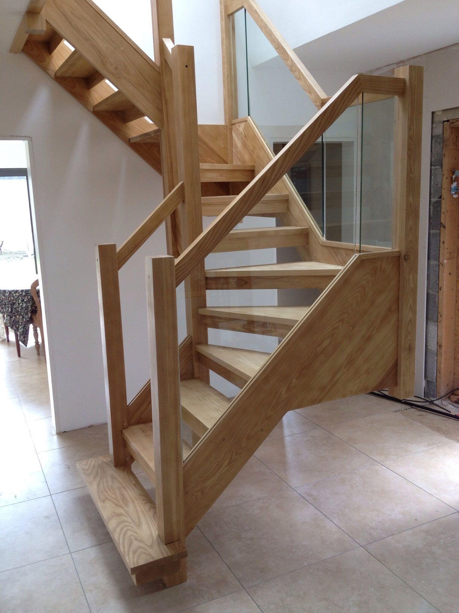 Tổng hợp các mẫu cầu thang gỗ đẹp nhất dành cho ngôi nhà của bạn - [Kích thước hình ảnh: 1536x2048 px]