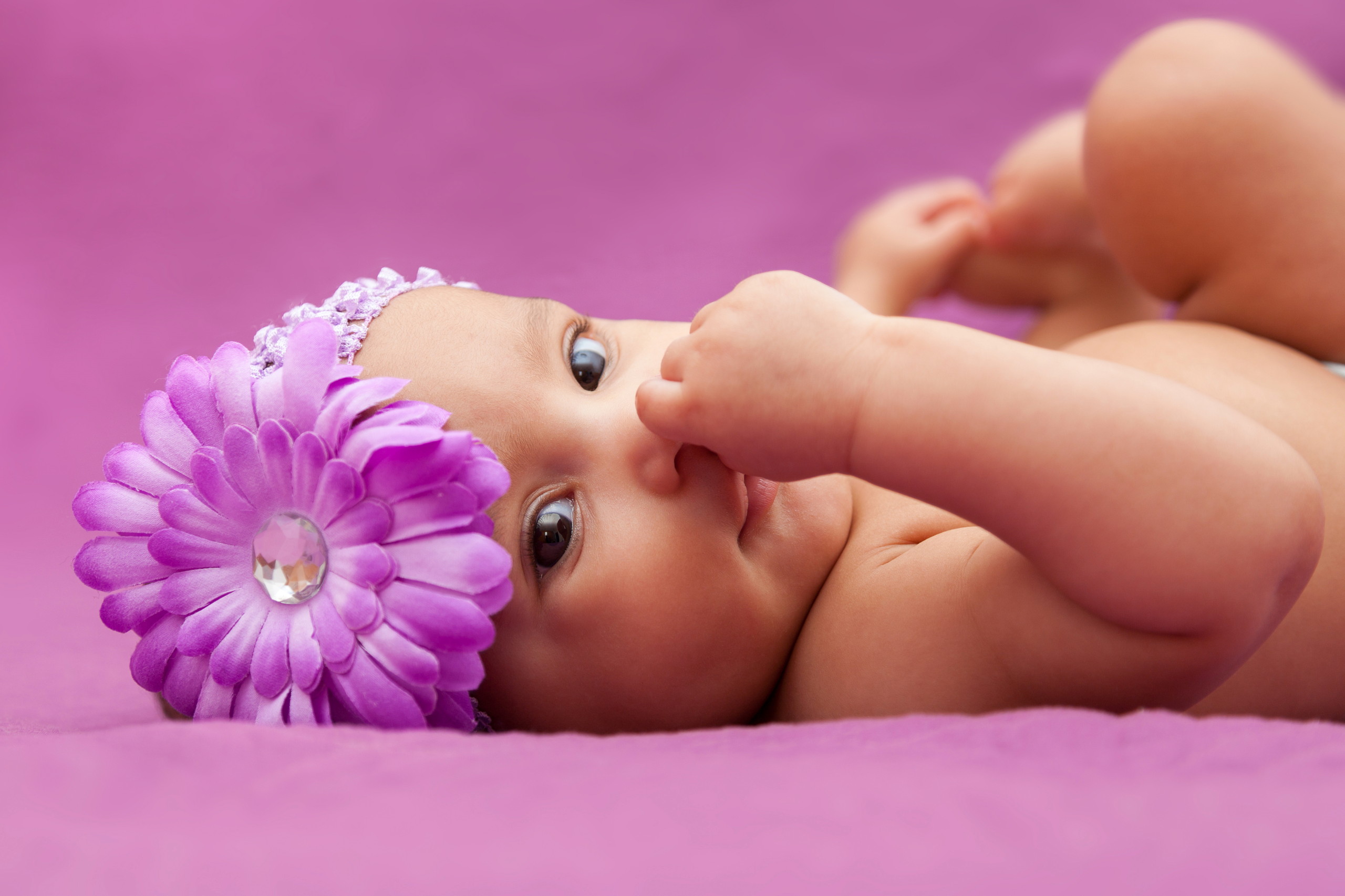 Hình ảnh những em bé dễ thương đáng yêu như thiên thần - [Kích thước hình ảnh: 2560x1706 px]