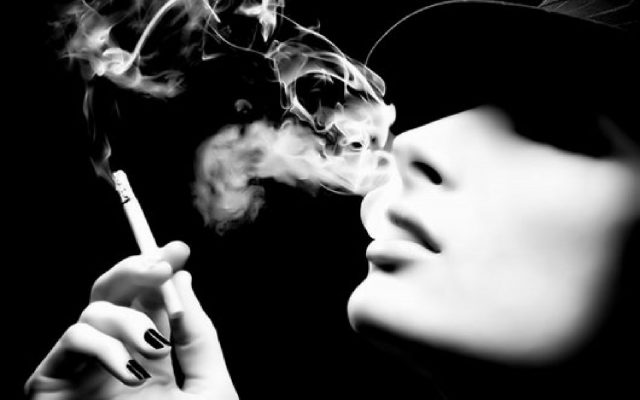 Top hình ảnh con gái hút thuốc cực chất, đầy tâm trạng - [Kích thước hình ảnh: 640x400 px]