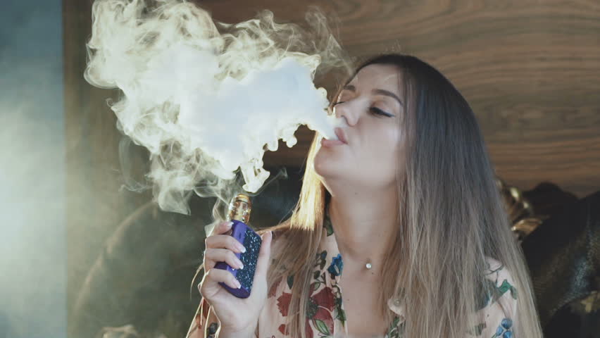 Top hình ảnh con gái hút thuốc cực chất, đầy tâm trạng - [Kích thước hình ảnh: 852x480 px]