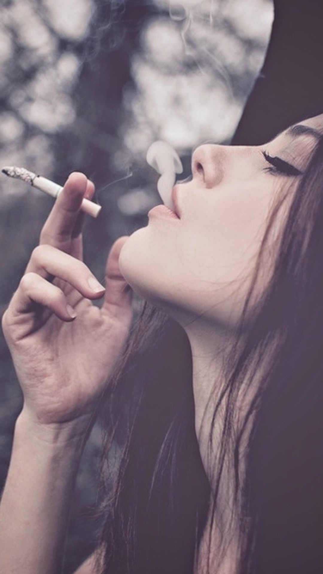 Top hình ảnh con gái hút thuốc cực chất, đầy tâm trạng - [Kích thước hình ảnh: 1080x1920 px]