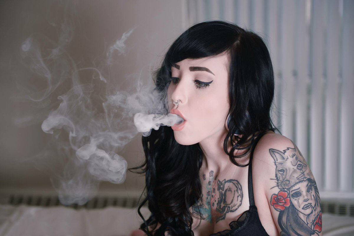 Top hình ảnh con gái hút thuốc cực chất, đầy tâm trạng - [Kích thước hình ảnh: 1200x801 px]