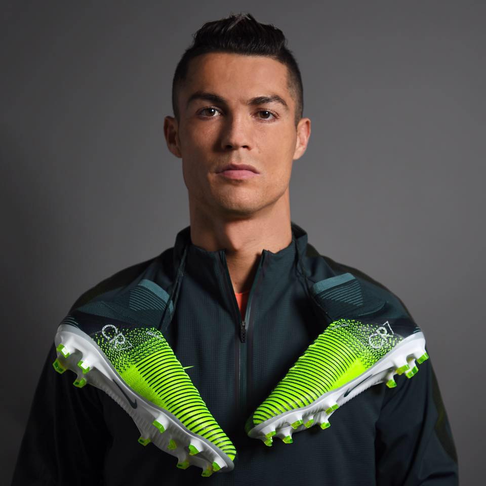 Top 50 hình nền Cristiano Ronaldo CR7 đẹp miễn chê - [Kích thước hình ảnh: 960x960 px]