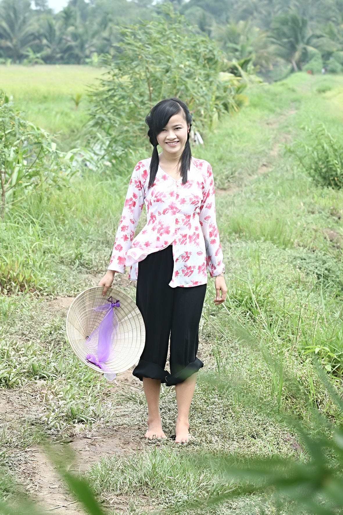 Áo bà ba truyền thống duyên dáng của những cô gái Việt Nam - [Kích thước hình ảnh: 1181x1772 px]