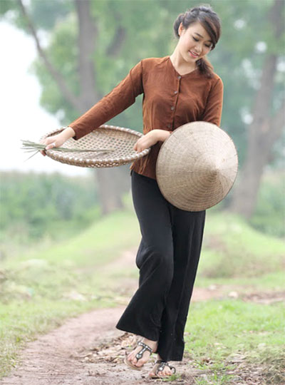 Áo bà ba truyền thống duyên dáng của những cô gái Việt Nam - [Kích thước hình ảnh: 400x540 px]