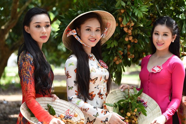 Áo bà ba truyền thống duyên dáng của những cô gái Việt Nam - [Kích thước hình ảnh: 600x399 px]