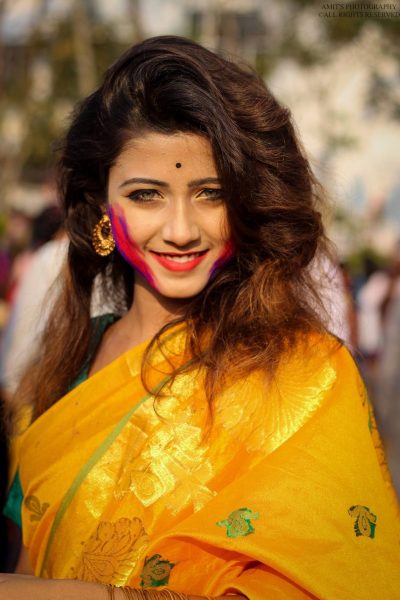 Tranhto24h: ảnh gái Ấn Độ cười tươi, 400x600px