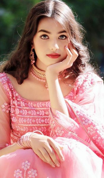 Tranhto24h: Ảnh gái Ấn Độ có đôi mắt đẹp nhất, 352x600px