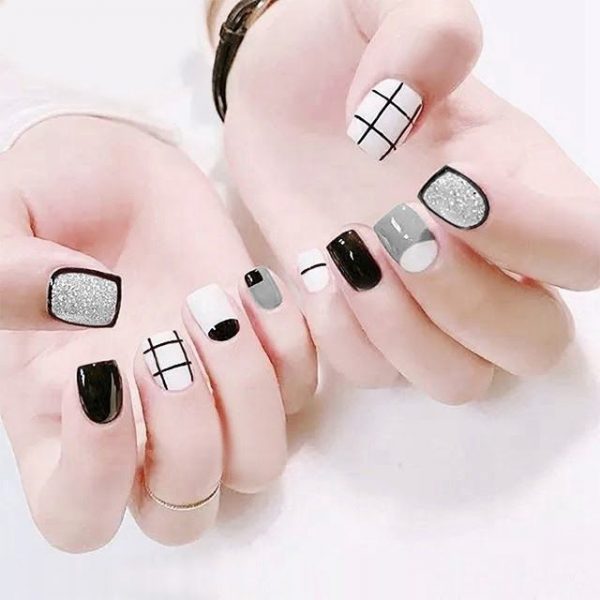 Tranhto24h: Mẫu nail Hàn Quốc ca rô đen trắng, 600x600px