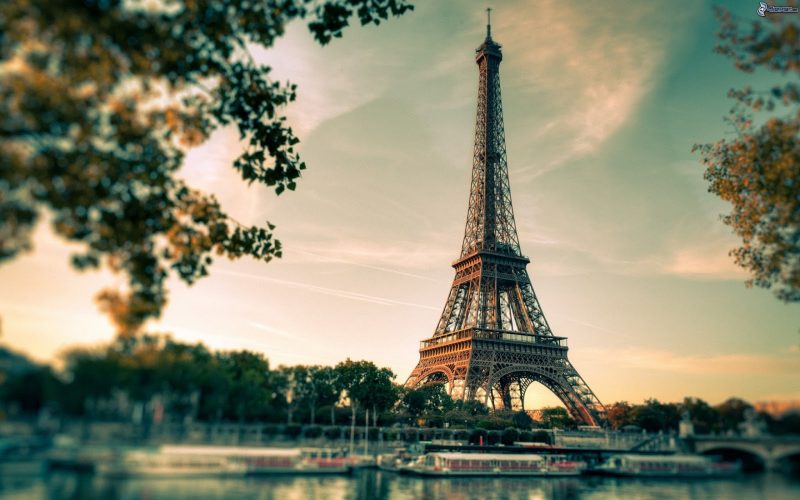 Tranhto24h: Ảnh tháp Eiffel lãng mạn, 800x500px