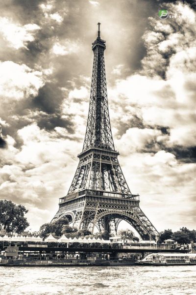 Tranhto24h: Ảnh tháp Eiffel đen trắng, 400x600px