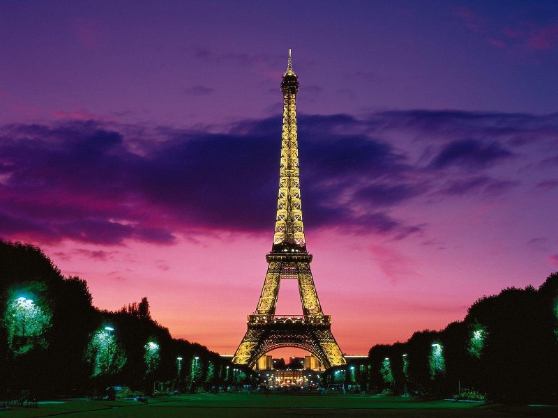Tranhto24h: Ảnh tháp Eiffel vào buổi tối yên tĩnh, 800x600px