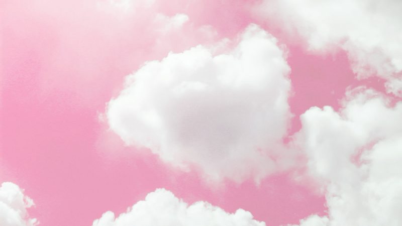 Tranhto24h: Hình nền màu hồng pastel trơn mây trắng, 800x450px