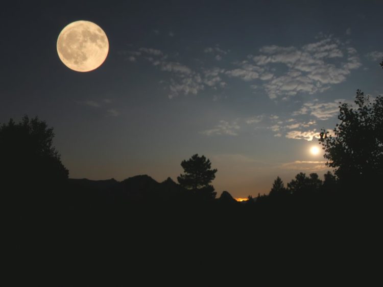 Tổng hợp hình ảnh mặt trăng đẹp nhất