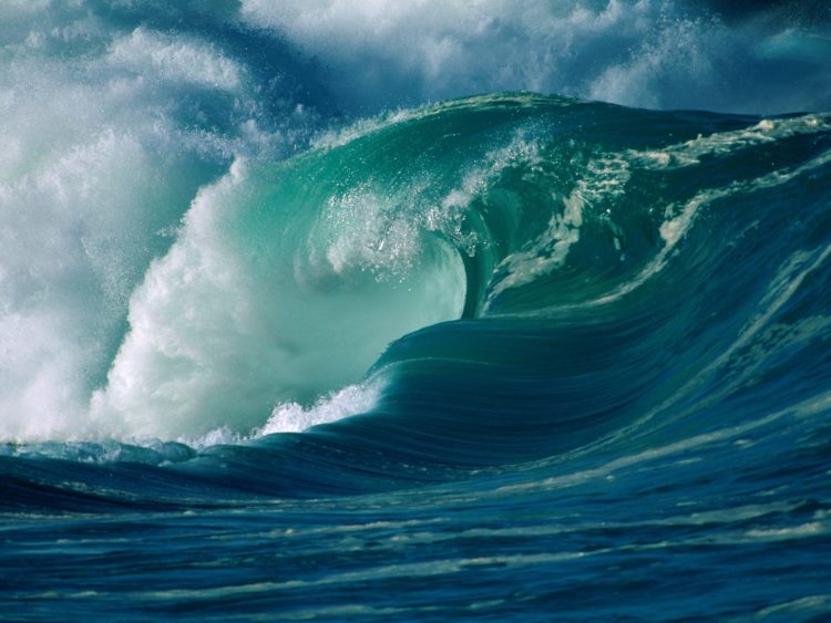 Hình nền tuyệt đẹp về những con sóng biển