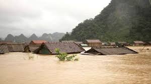 Tranhto24h: Hình ảnh lũ lụt miền Trung 2022 - 2023 (bảo Damrey), 300x168px