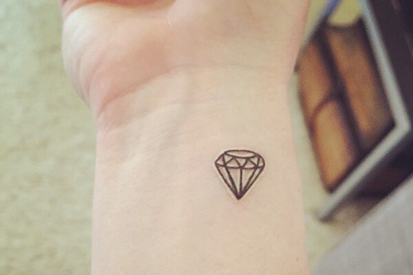 Tranhto24h: Hình xăm kim cương mini ở cổ tay ngón tay tattoo kim cương đẹp ý nghĩa, 600x400px